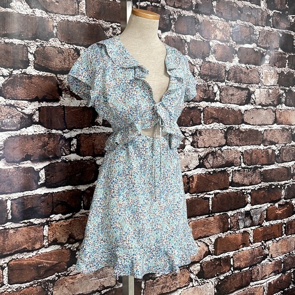 Lush NWT Dress Wrap Blue Tie Back with Ruffles Floral Size Small S - Picture 8 of 17
